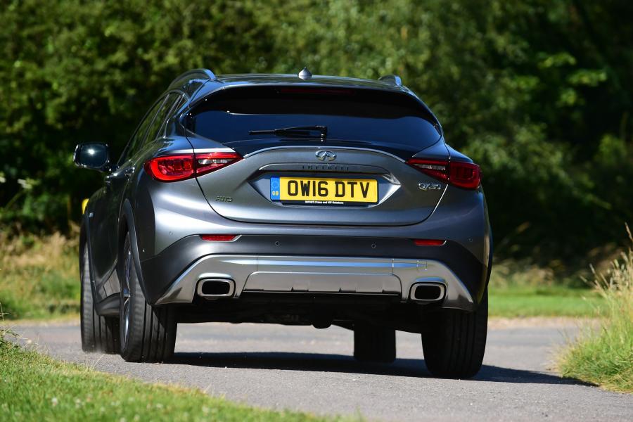  Infiniti QX30 2.2d AWD 2016 года  (UK) (фото 6 из 30)